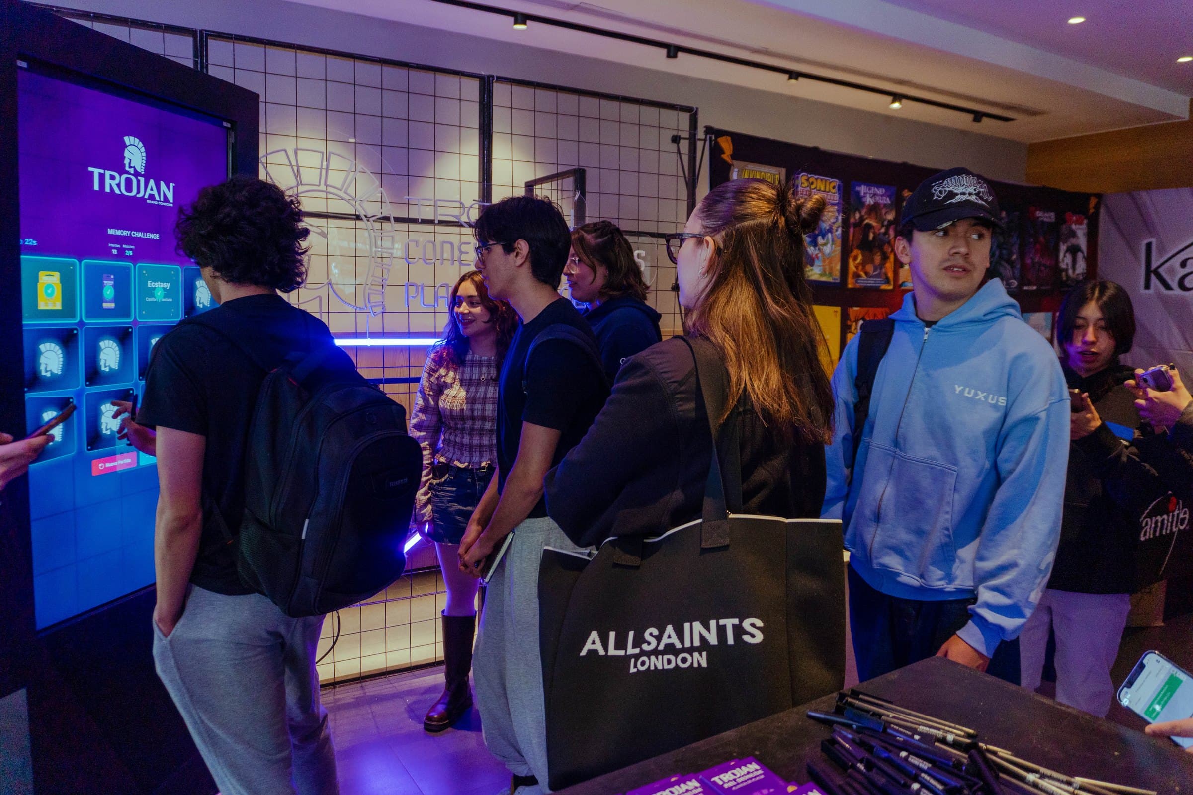 Experiencia interactiva de Trojan dentro de Campus Trend